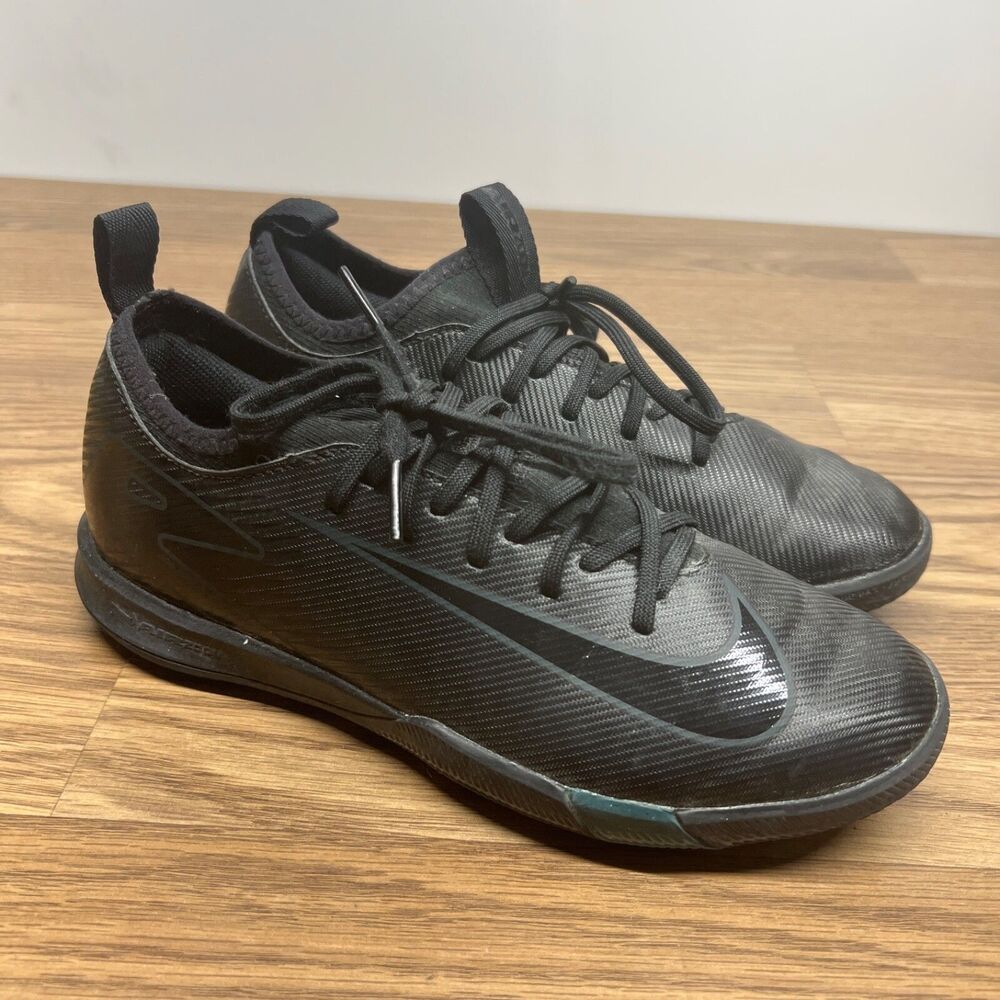 Kids/Youth Nike Zoom Vapor 16 Academy IC Indoor Soccer Shoes‎ Size 4 Youth